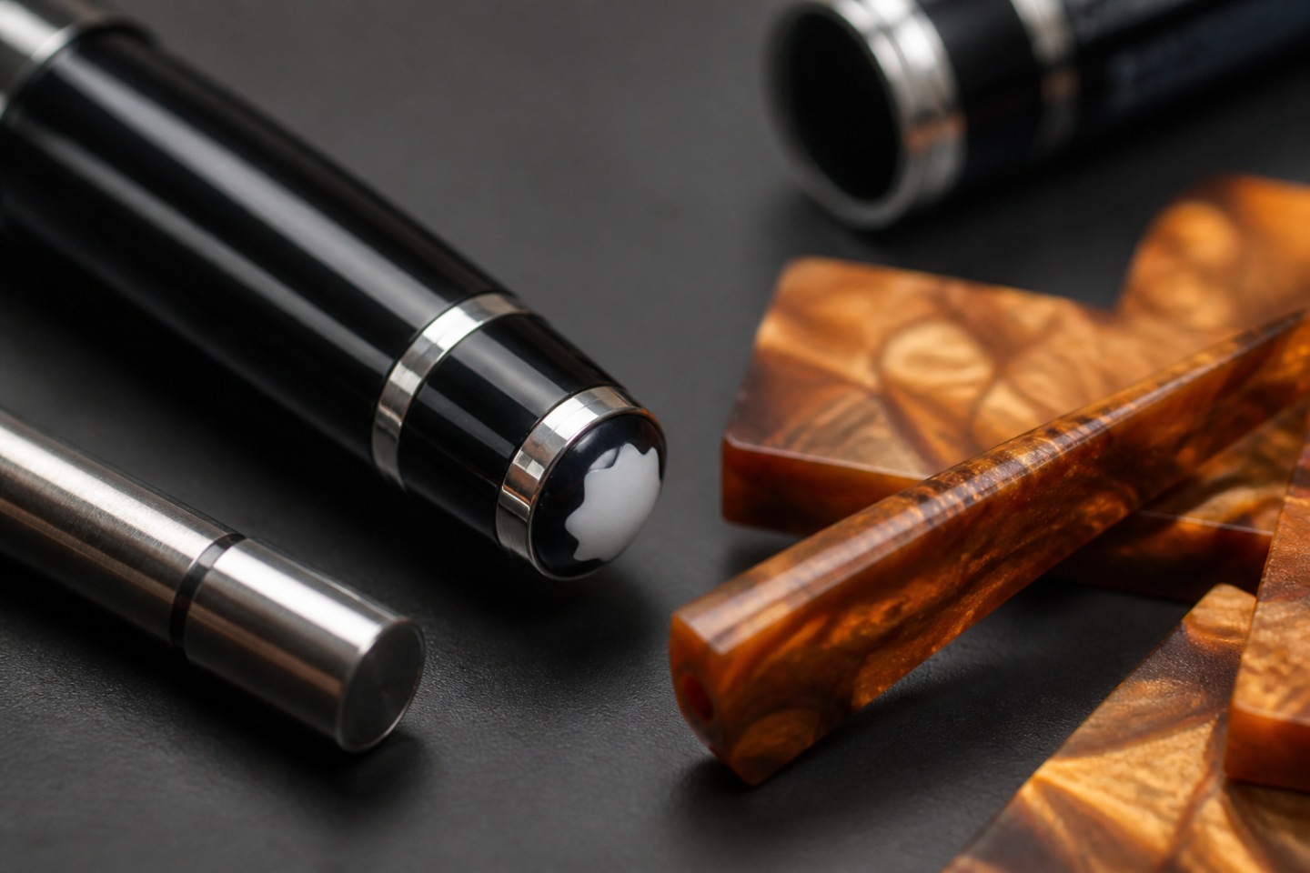 Resinas e a identidade clássica — imagem editorial exclusiva relacionada a Resina, metal e celuloide nas canetas Montblanc