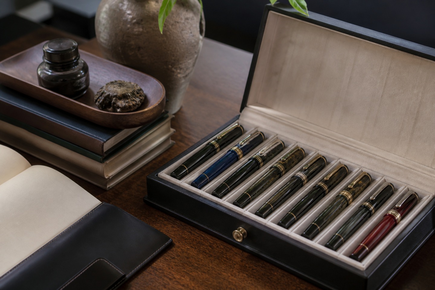 Como organizar uma coleção — imagem editorial exclusiva relacionada a Writers Edition: um guia para a série de escritores da Montblanc
